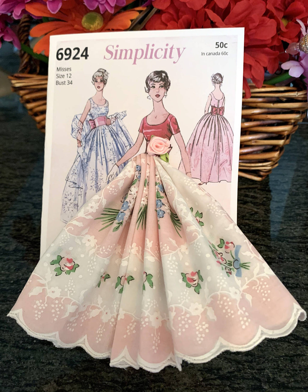 Fashion Ladies Keepsake Hankie Cards : McCalls Green