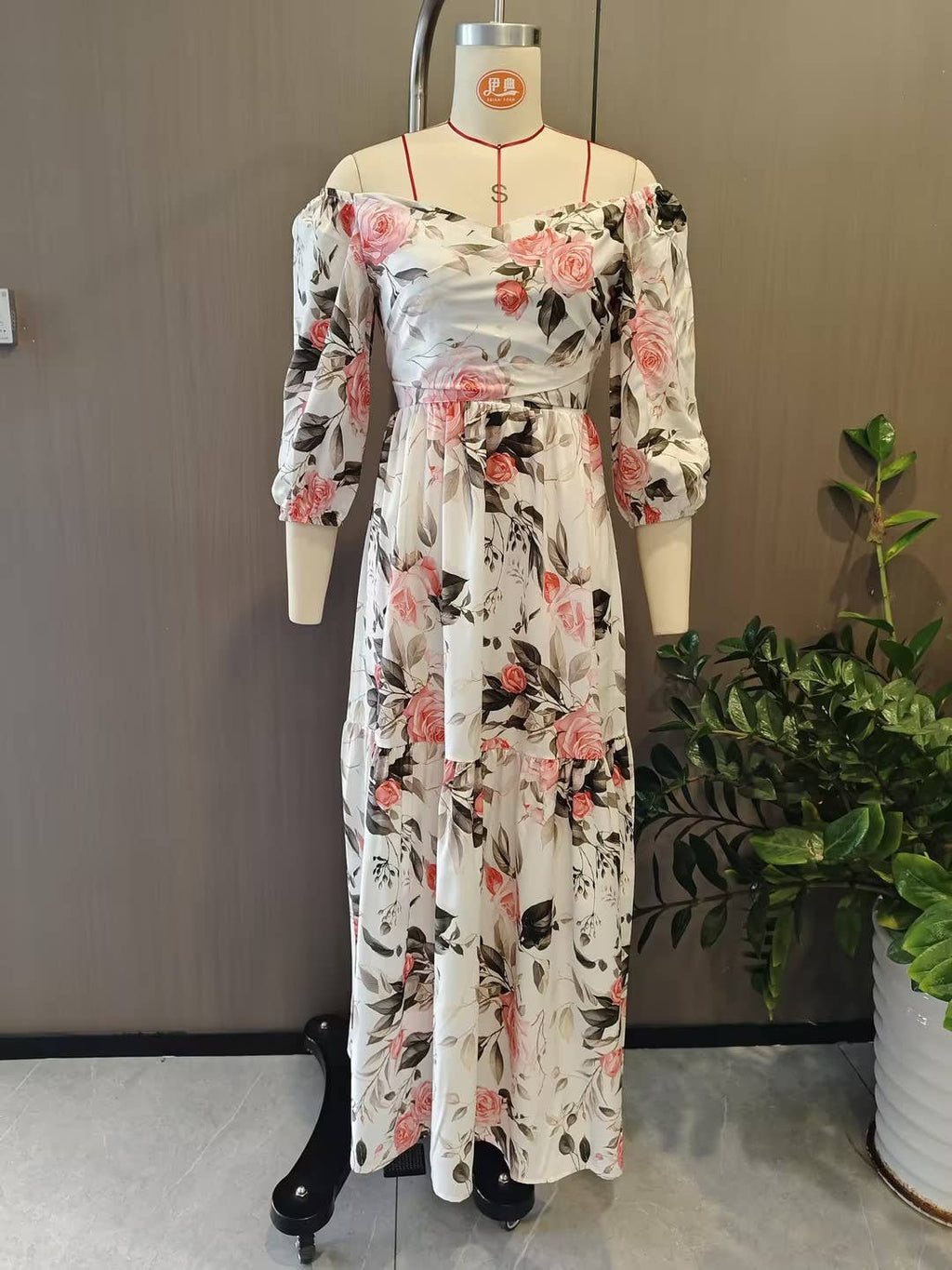 Elegant print V-neck long dress with wide skirt: Red / XL