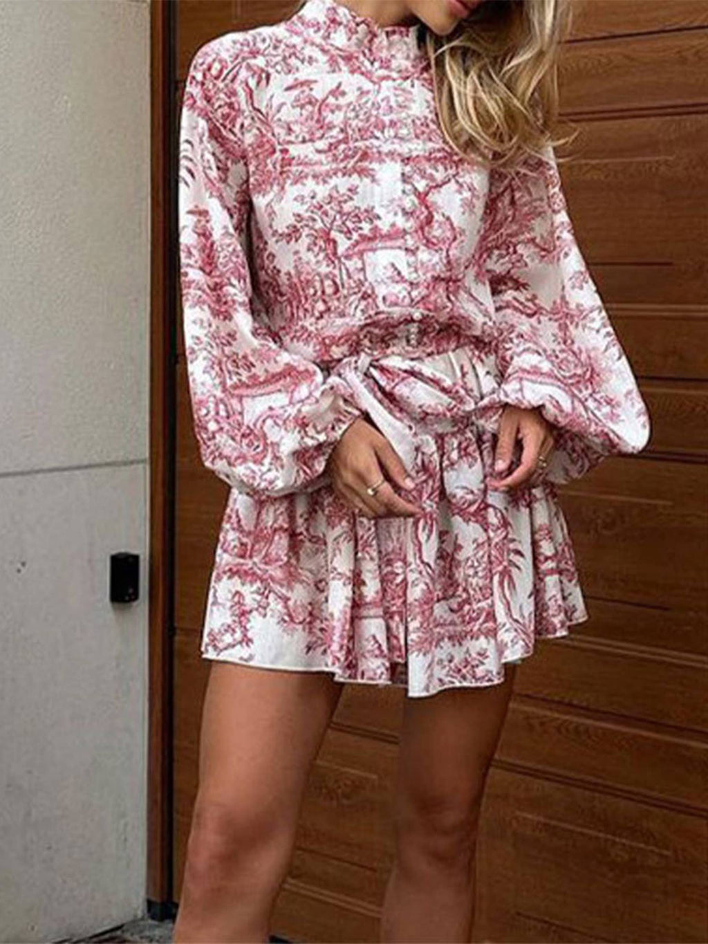 Long Sleeved Lace Up Printed Dress: Red / M