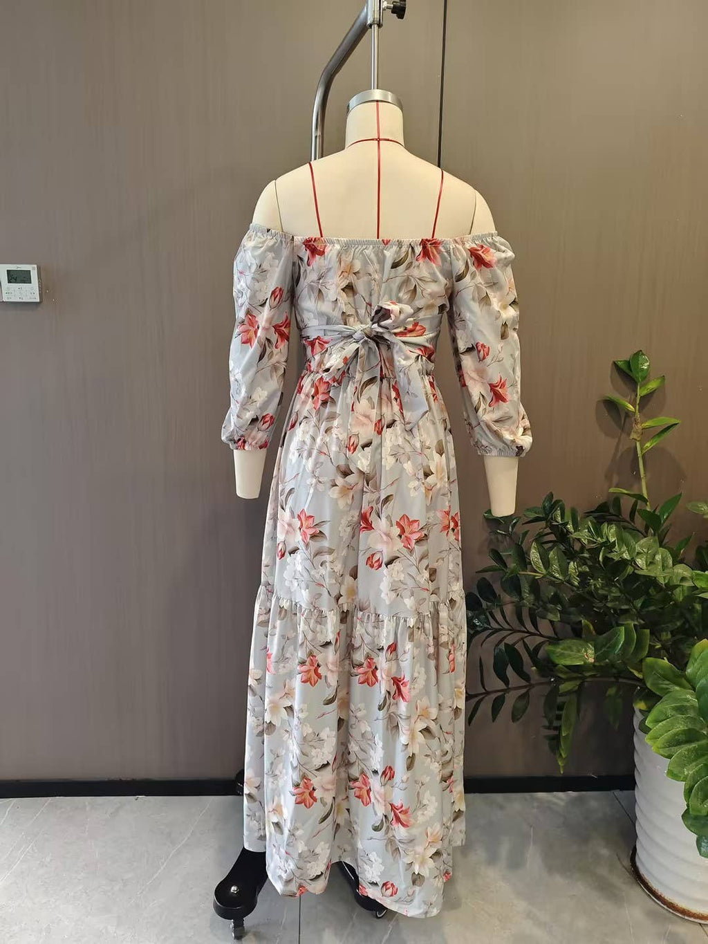 Elegant print V-neck long dress with wide skirt: Red / L