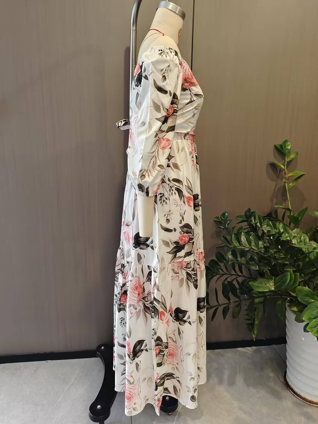Elegant print V-neck long dress with wide skirt: Red / L