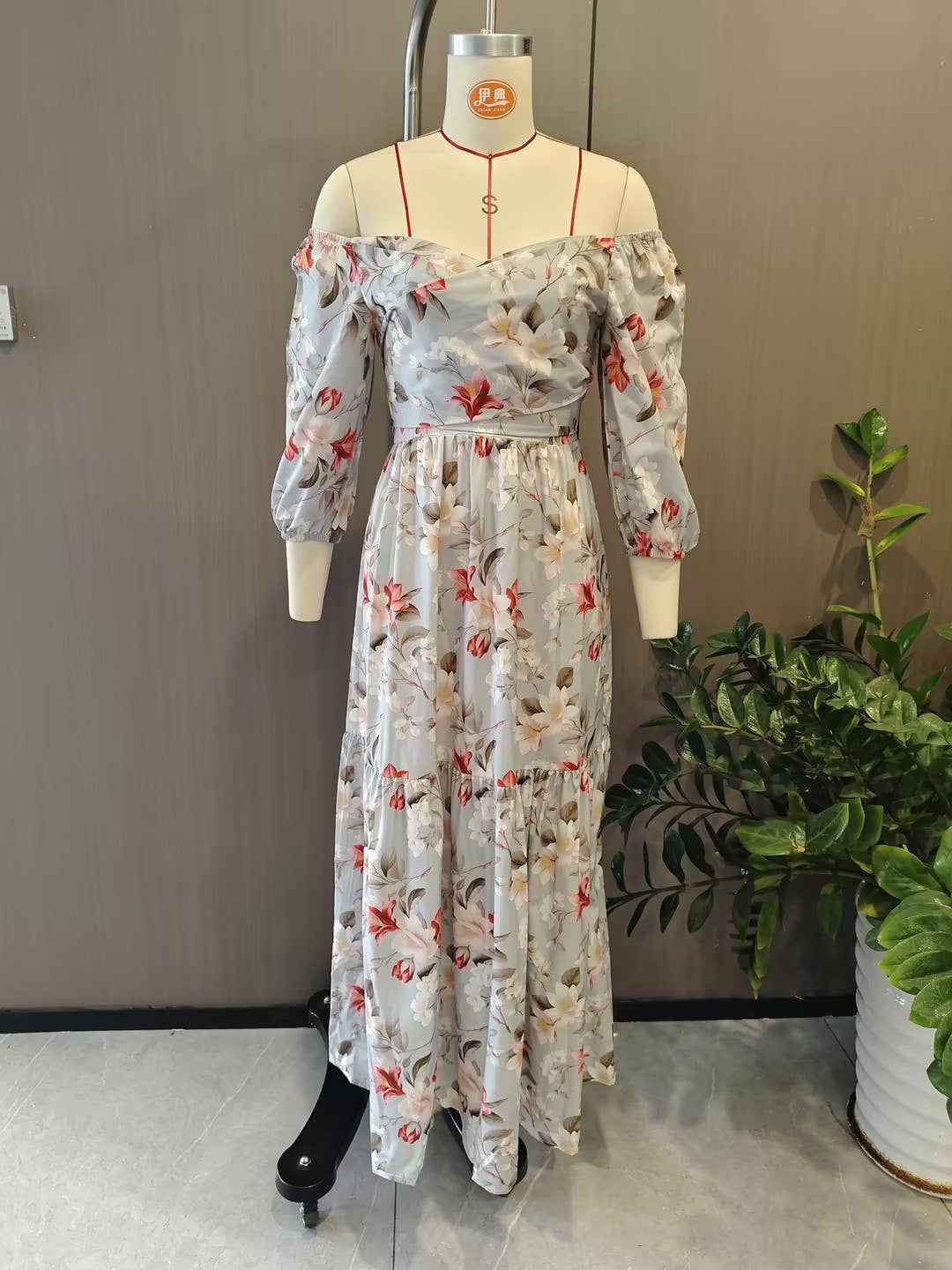 Elegant print V-neck long dress with wide skirt: Red / XL